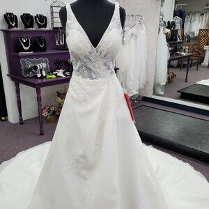 Mori Lee 2412 Size 10 Ivory A-line Bridal Gown Wedding Dress